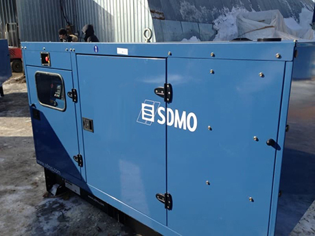 Электростанция SDMO J110K готова к работе